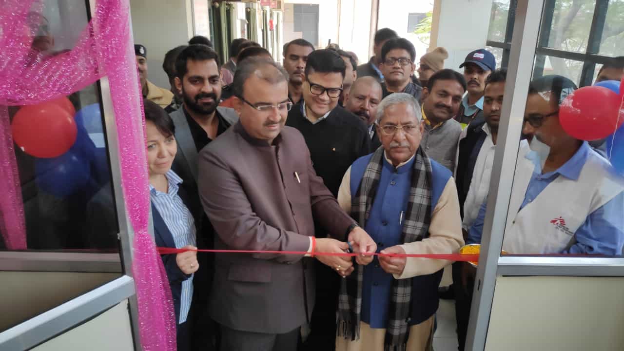 Mangal Pandey, Bihar’s Health Minister, Nand Kishore Yadav, the Bihar Minister of Roads and Transport, and Sanjay Kumar, the Principal Secretary of the Bihar Health Department inaugurating the holistic care centre at the Guru Gobind Singh Hospital in Patna.