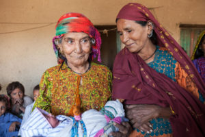 After giving birth at the MSF facility at DHQ Hospital in Dera Murad Jamali on 16 November 2018, Gulshan’s baby is brought home to doting grandmothers.
