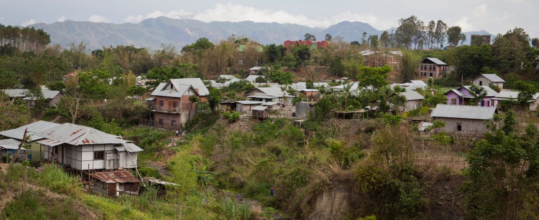 TB & HIV healthcare in Manipur, India. View of homes in Churachandpur. Many of the people live in the hills. One of MSF’s clinics is in Churachandpur. MSF started providing specialised care for HIV and TB in Manipur in 2005 and 2007, respectively. At its three clinics in Chakpikarong, Churachandpur and Moreh, MSF provides screening, diagnosis and treatment for HIV, TB, Hepatitis C and co-infections. MSF, which is the only international NGO in Manipur, has put a patient-focused model of care at the heart of its operations in order to improve outcomes and minimise the spread of the diseases. Along with treating partners of co-infected patients, MSF also treats hepatitis C patients who are mono-infected in an opioid substitution therapy (OST) centre in Churachandpur. At the same clinic, people who inject drugs can pick up clean needles and turn in their used ones, helping to reduce the risk of needle-sharing and further infection.
Additionally, MSF supports the district hospital in Churachandpur by treating the HIV cohort for hepatitis C.